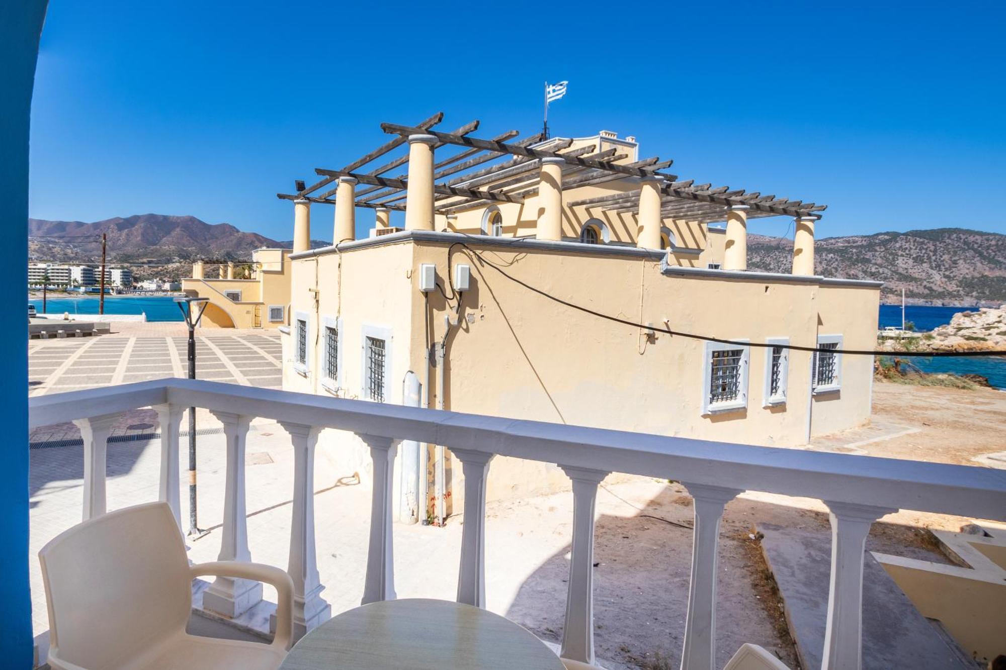 Aparthotel P I G A D I A B A Y Karpathos Exterior foto